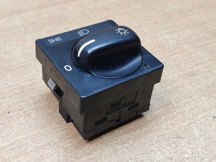 Центральный переключатель света, Volvo 960