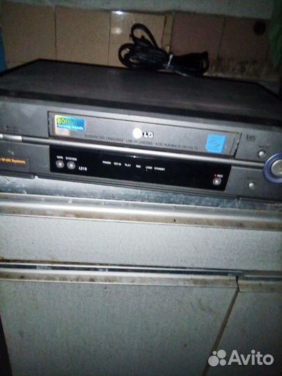 Видеомагнитофон