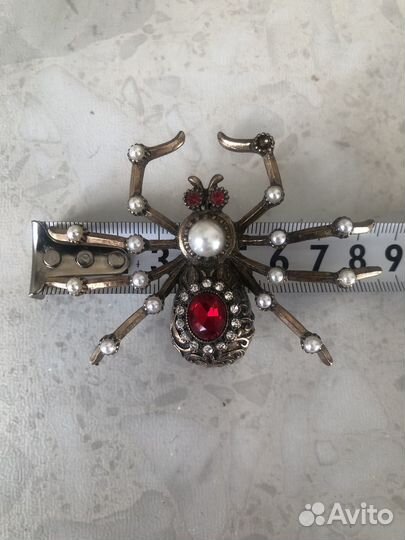 Брошь паук