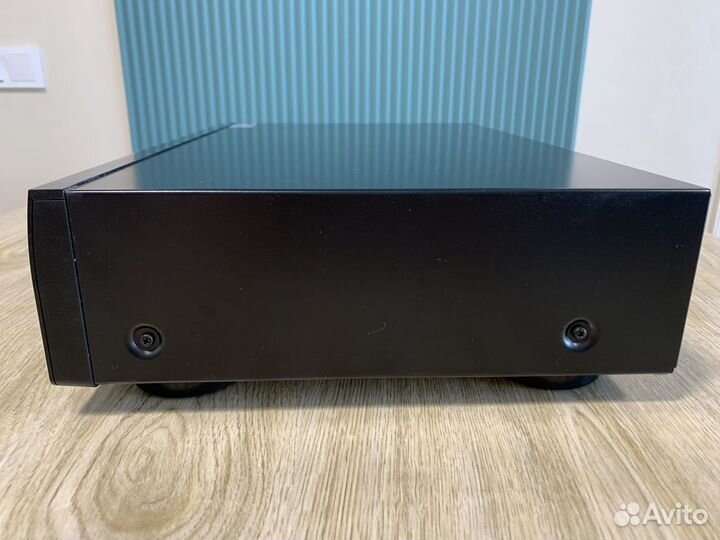 Blu-ray плеер Denon DBT-1713UD