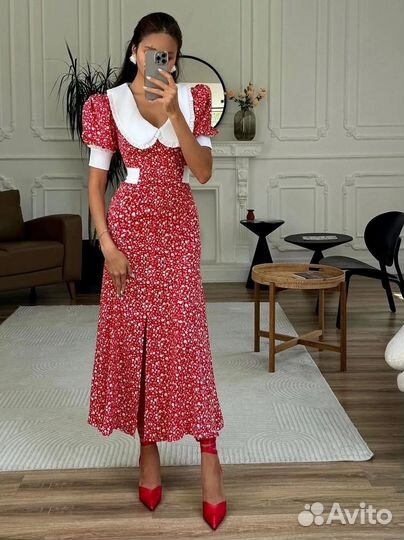 Романтичное платье с воротником