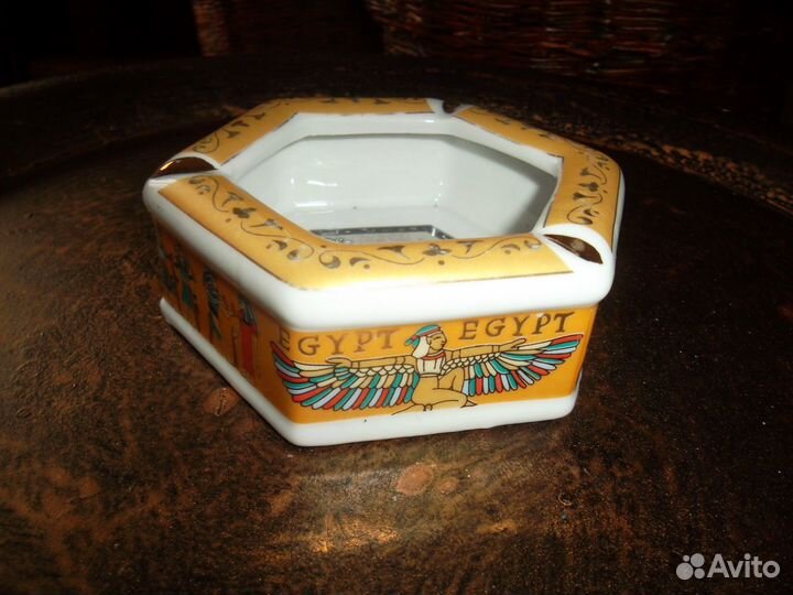 Египетская пепельница