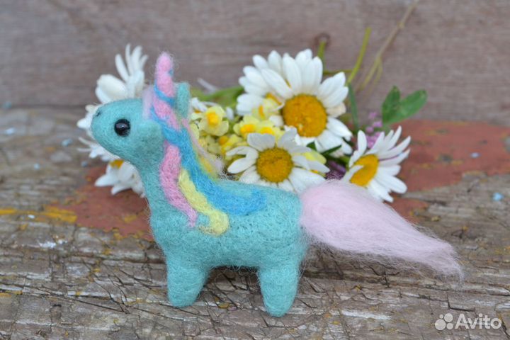 Валяный единорог