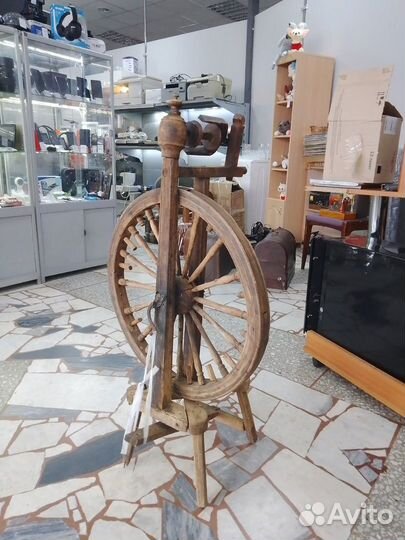 Прялка деревянная старинная с колесом