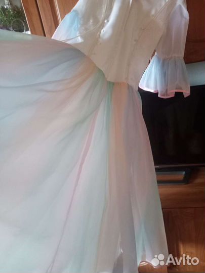 Платье праздничное