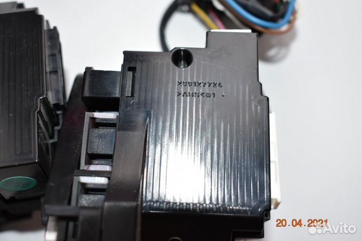 Кнопки управления на руль Hyundai (Equus)