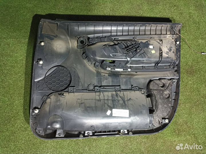 Обшивка двери передняя левая Skoda Fabia 2 хэтчбек
