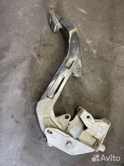 Педаль сцепления Opel Sintra