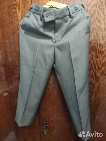 Костюм тройка на мальчика 6-7 лет