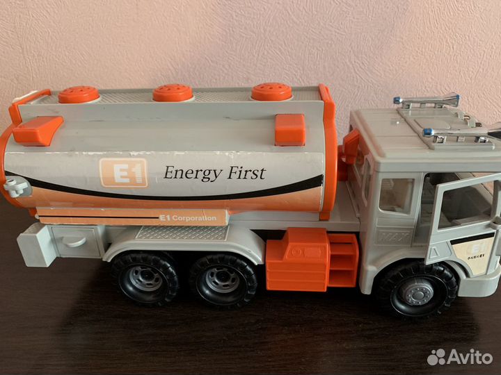 Грузовик бензовоз