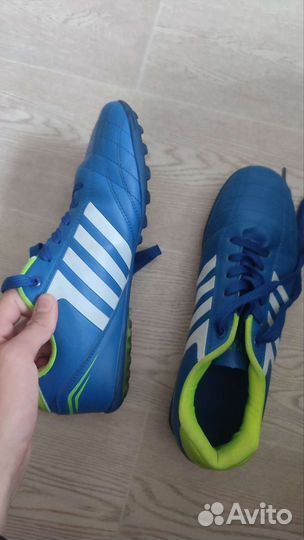 Футбольные бутсы