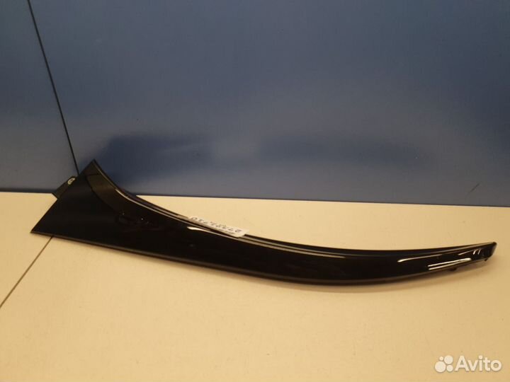 Накладка двери багажника левая Maserati Levante 20