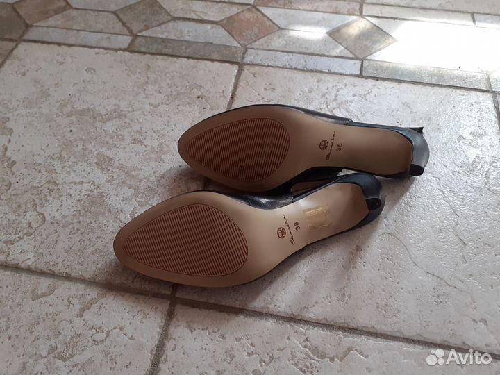 Босоножки эконика, черные классика