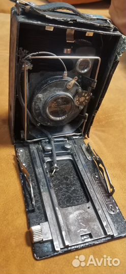 Антикварный фотоаппарат