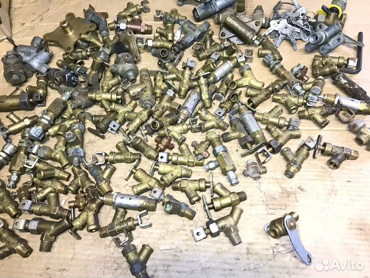 Краники сливные радиатора и блока цилиндров