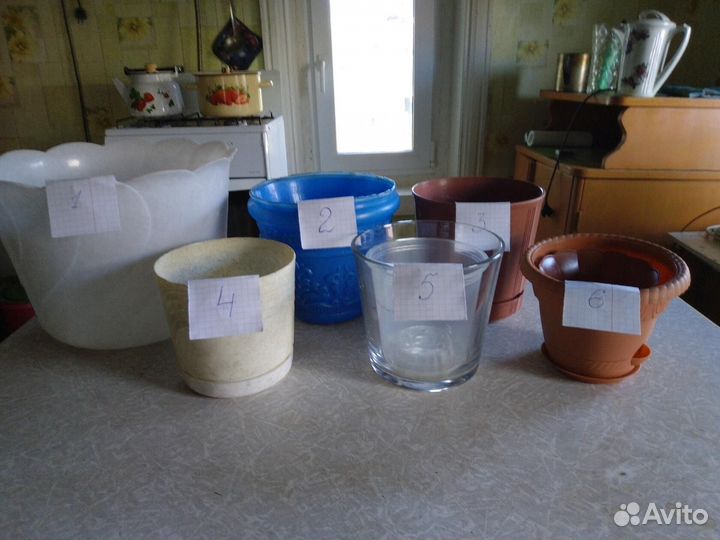 Горшки для цветов пластиковые,б\у