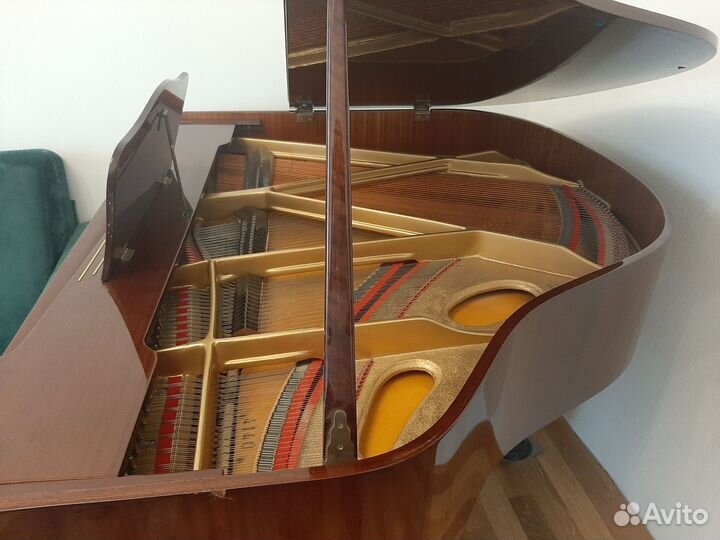 Продаю рояль