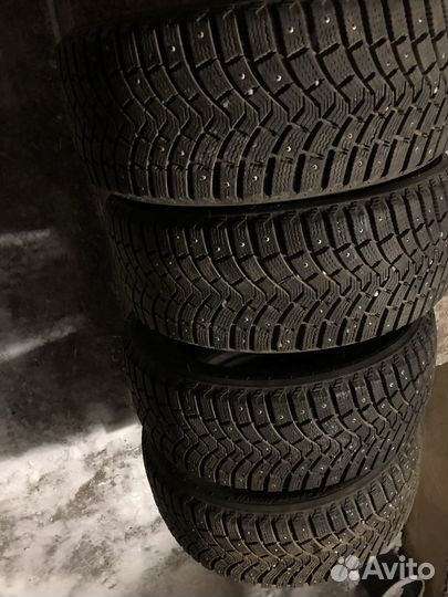 Michelin X-Ice North XIN2 215/50 R17