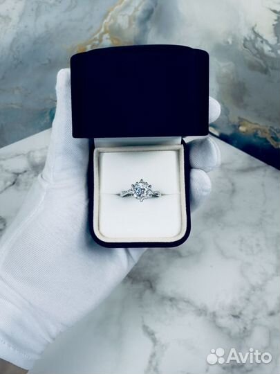 Кольцо с бриллиантом Tiffany 1ct