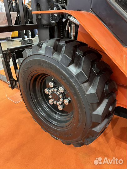 Внедорожный вилочный погрузчик noblelift 2.5тн