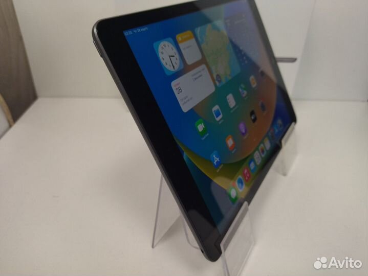 Планшет без SIM-карты Apple iPad 10.2 2020 Wi-Fi 3