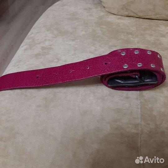 Ремень женский кожаный.малиновый цв