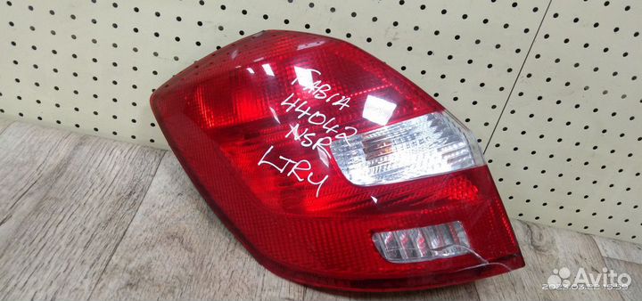 Фонарь задний наружный Skoda Fabia