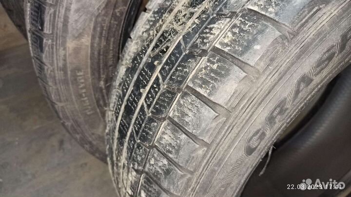 Dunlop Graspic DS3 215/60 R16