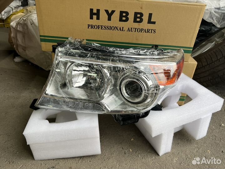 Фары на toyota Land cruiser 200