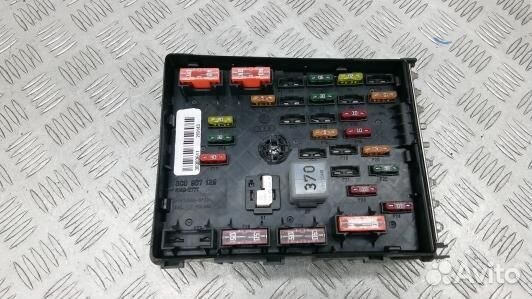 Блок предохранителей volkswagen passat B7 (KMA01M1