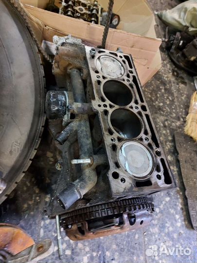 Блок двигателя Renault Megane II 1.6 16V 113лс