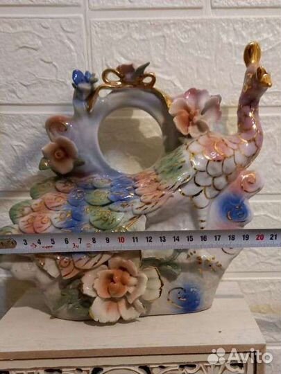 Фарфоровые статуэтки. Павлин