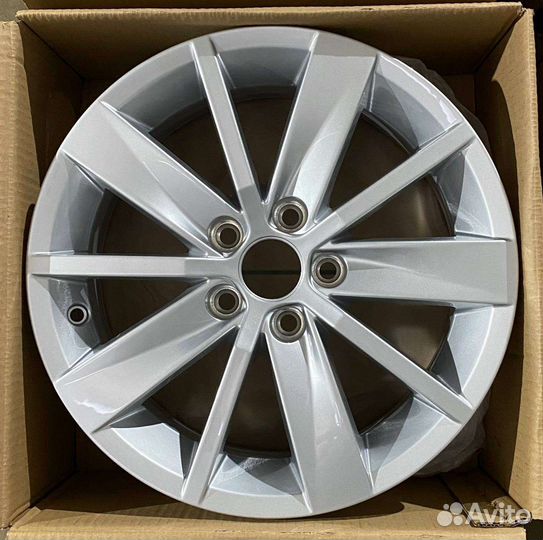 Volkswagen Polo, Skoda Rapid, Fabia R15