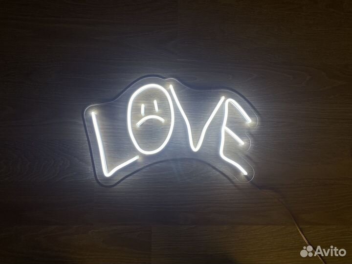 Неоновая вывеска на день рождение