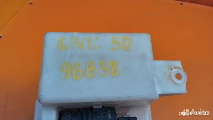 Бачок омывателя для Honda Civic 5D 2006-2012