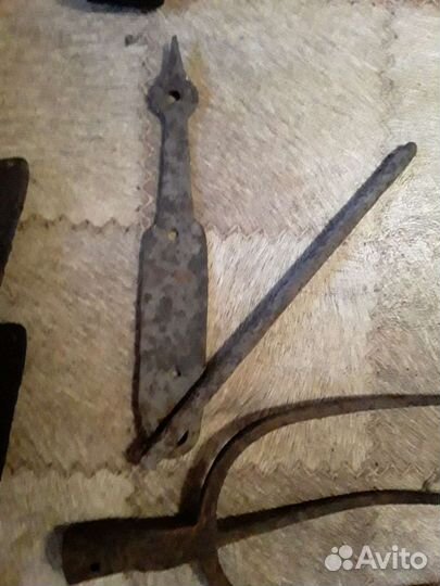 Продам антикварные кованные предметы старины