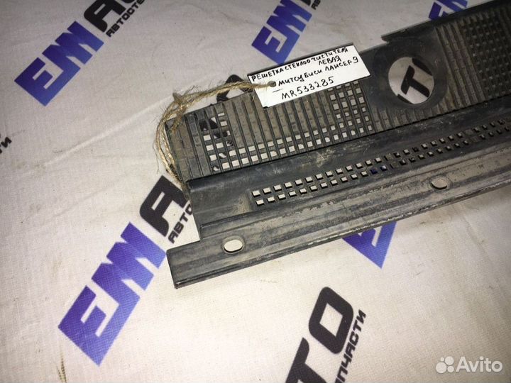 Решетка стеклоочистителя левая Митсубиси Лансер 9