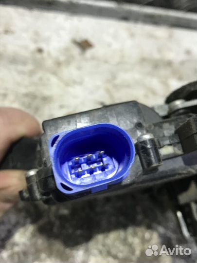 Замок задний правый Шкода Фабия 2 Skoda Fabia 2