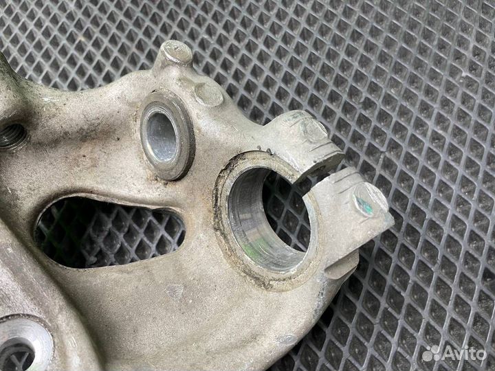 Кулак поворотный правый, Porsche Macan 2016