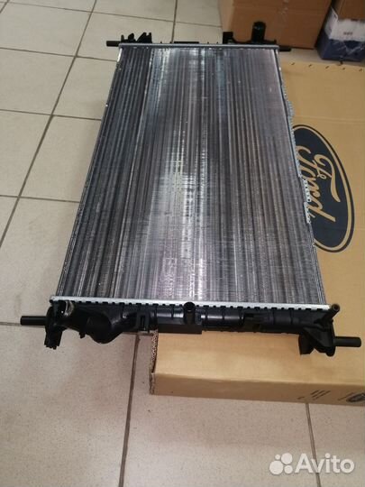 Радиатор охлаждения ford transit connect 1365996