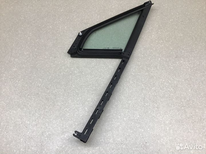 Стекло двери передней правой Citroen C4 II 2011