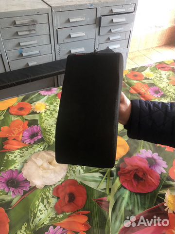 Подлакотник на автомобиль