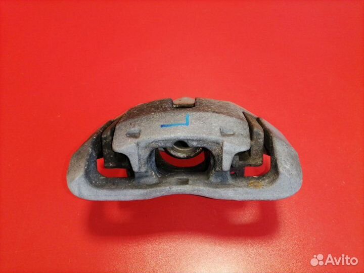 Суппорт передний левый Bmw 7-Series E66 N62B44