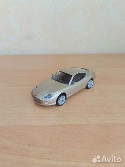 Модели автомобилей 1:43 Cararama, Maisto, Motormax