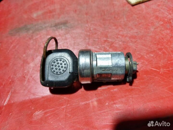 Замок зажигания Ford Mondeo 1 универсал 1.8I 1994