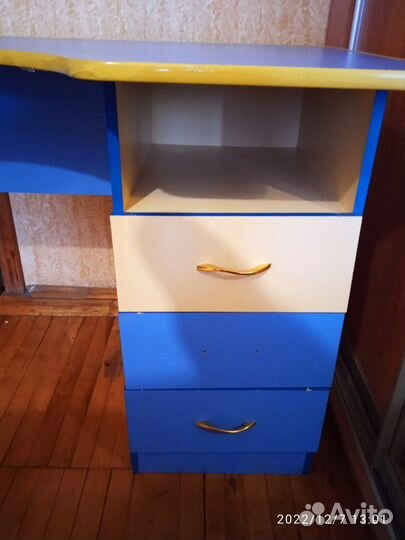 Письменный стол