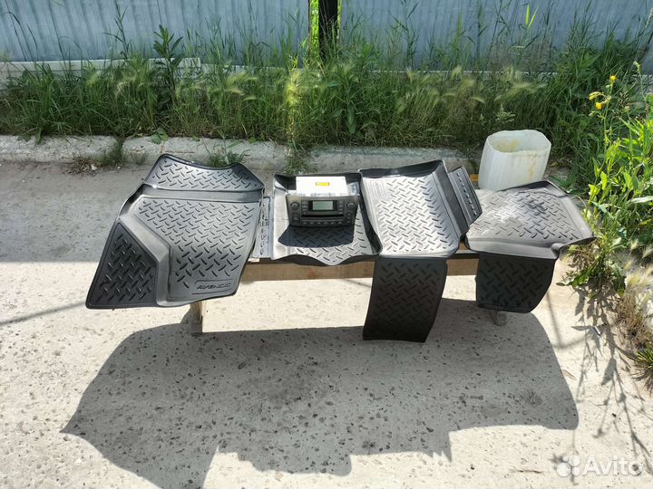 Автомобильные коврики резиновые