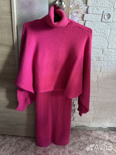 Платье-свитер вязаное