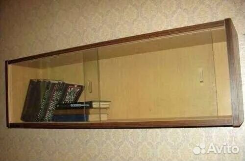 Книжные полки со стеклом