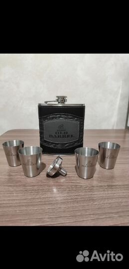 Новый набор фляжка с рюмками и воронкой